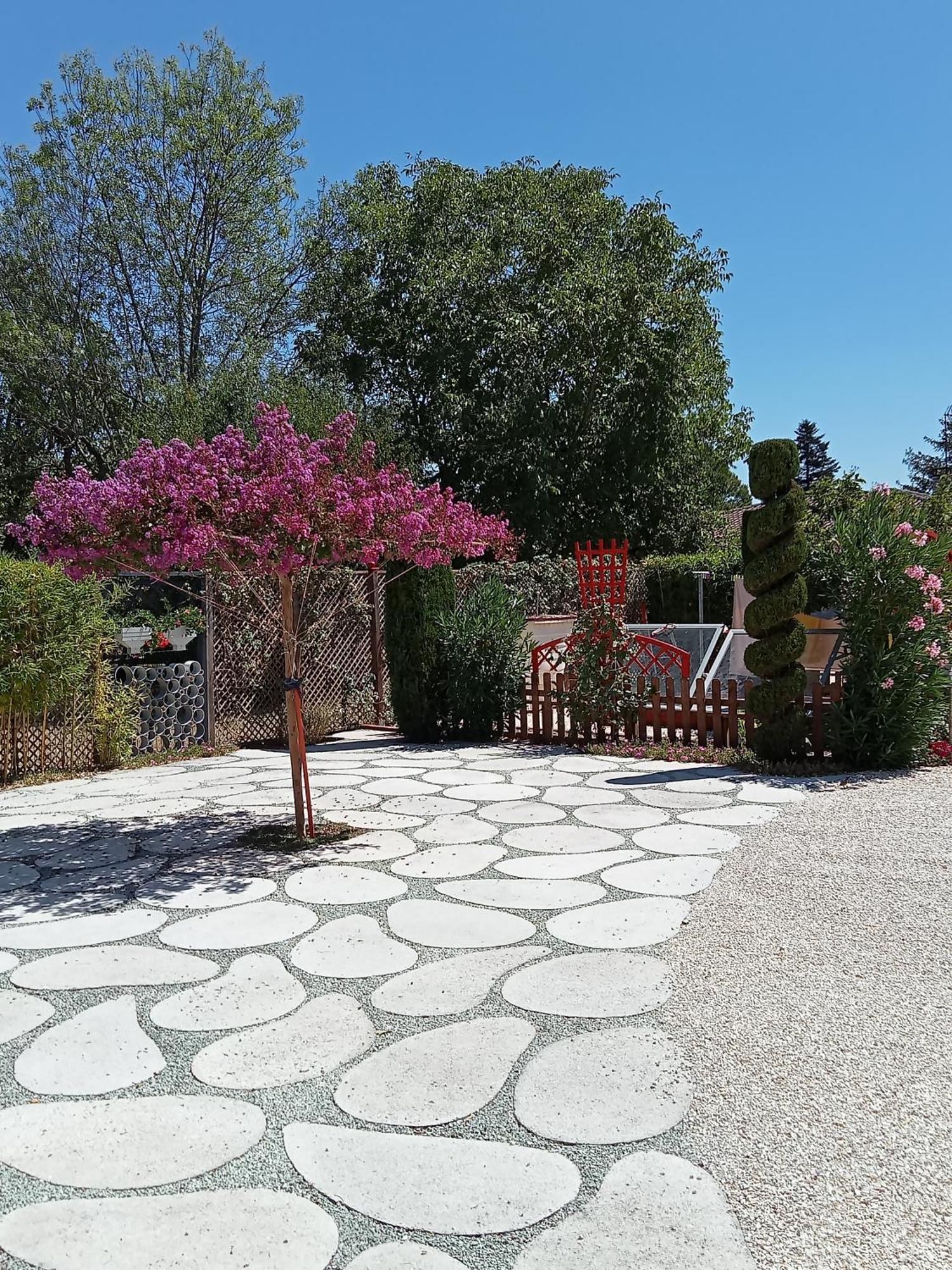 Saint-Medard-de-Guizieres Une Pause Quelque Part Au Jardin Des Erables Et Des Niwakis מראה חיצוני תמונה